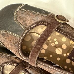 Vintage Y2K Mudd Women’s Chilly Brown Leather Mary Jane Flats Size 8.5 Retro